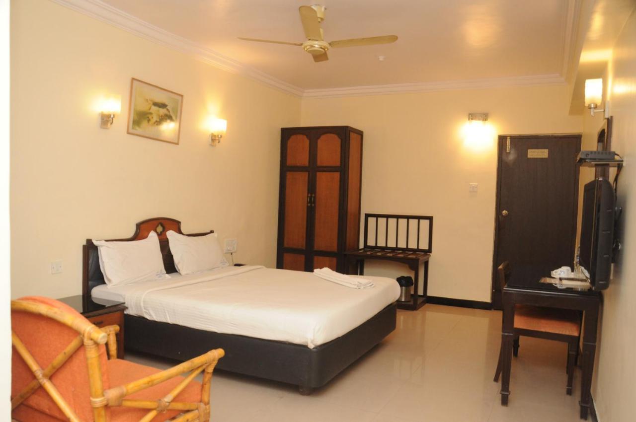 Suvarna Regency Hassan Exterior foto