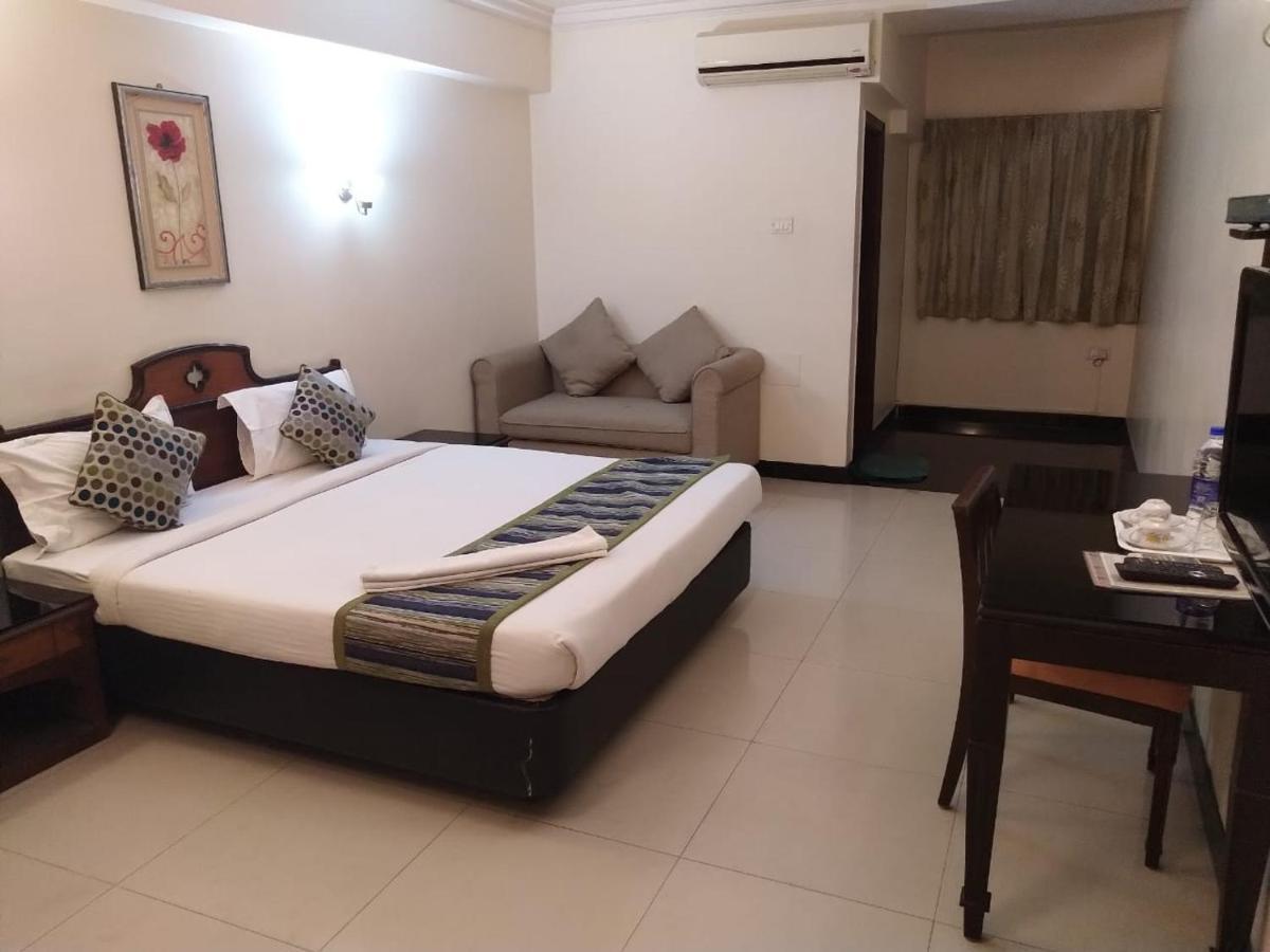 Suvarna Regency Hassan Exterior foto