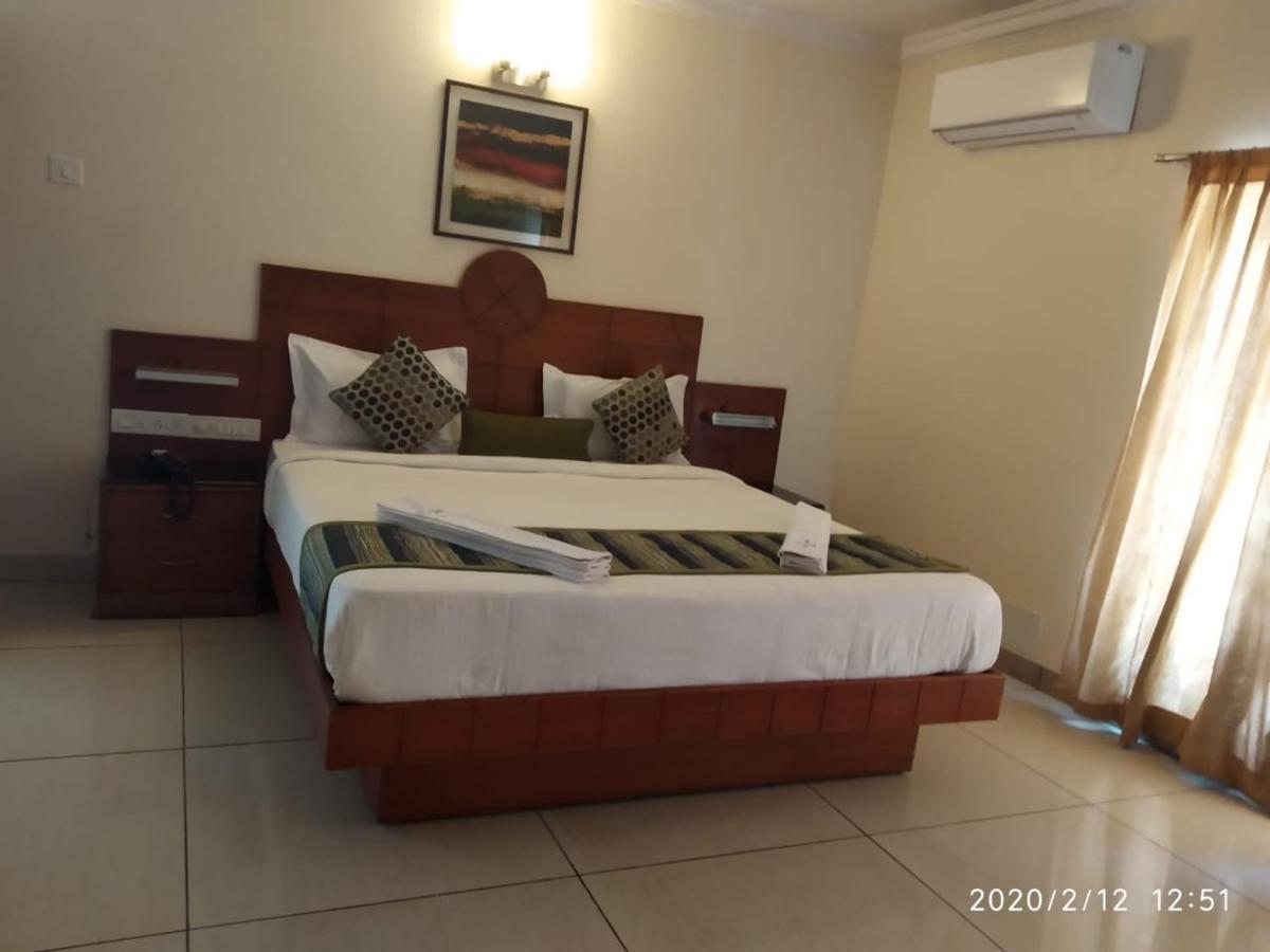 Suvarna Regency Hassan Exterior foto