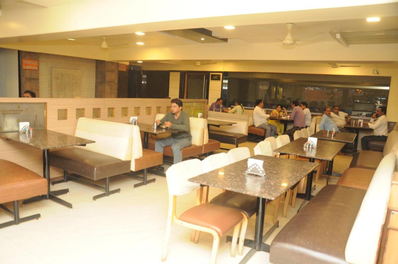 Suvarna Regency Hassan Exterior foto