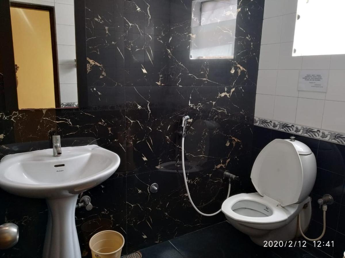 Suvarna Regency Hassan Exterior foto