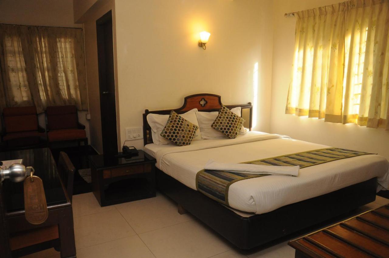 Suvarna Regency Hassan Exterior foto